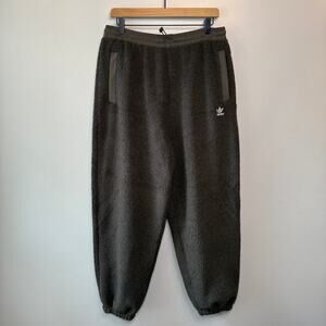 Adidas Women's Essentials Fluffy Teddy Pants Jogger Shadow Olive Size Large NWT